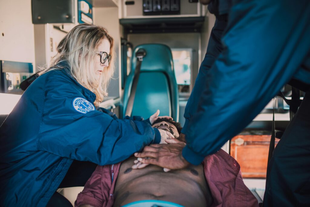 healthcare professionals performing structured resuscitation training